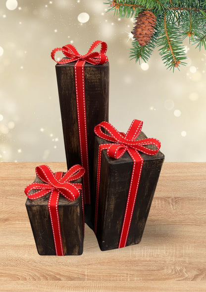 Wooden Chrismas Presents Set