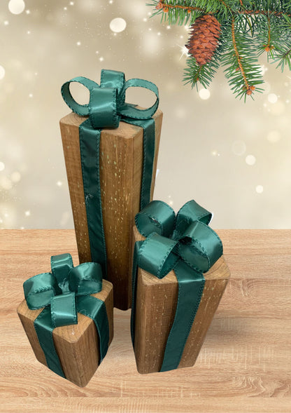 Wooden Chrismas Presents Set